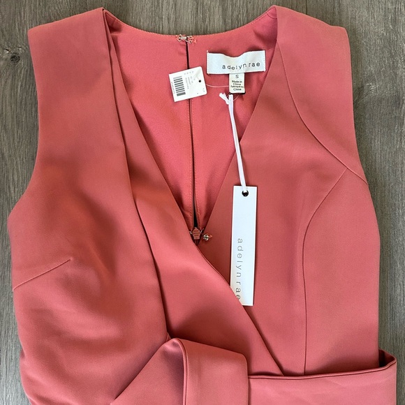 Cute and classy romper - Picture 5 of 6